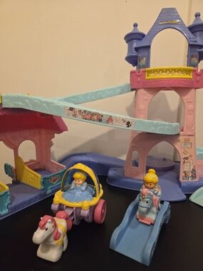 Klip Klop Castle Little People With Princess Cinderella Horse / Ramp & Carriage